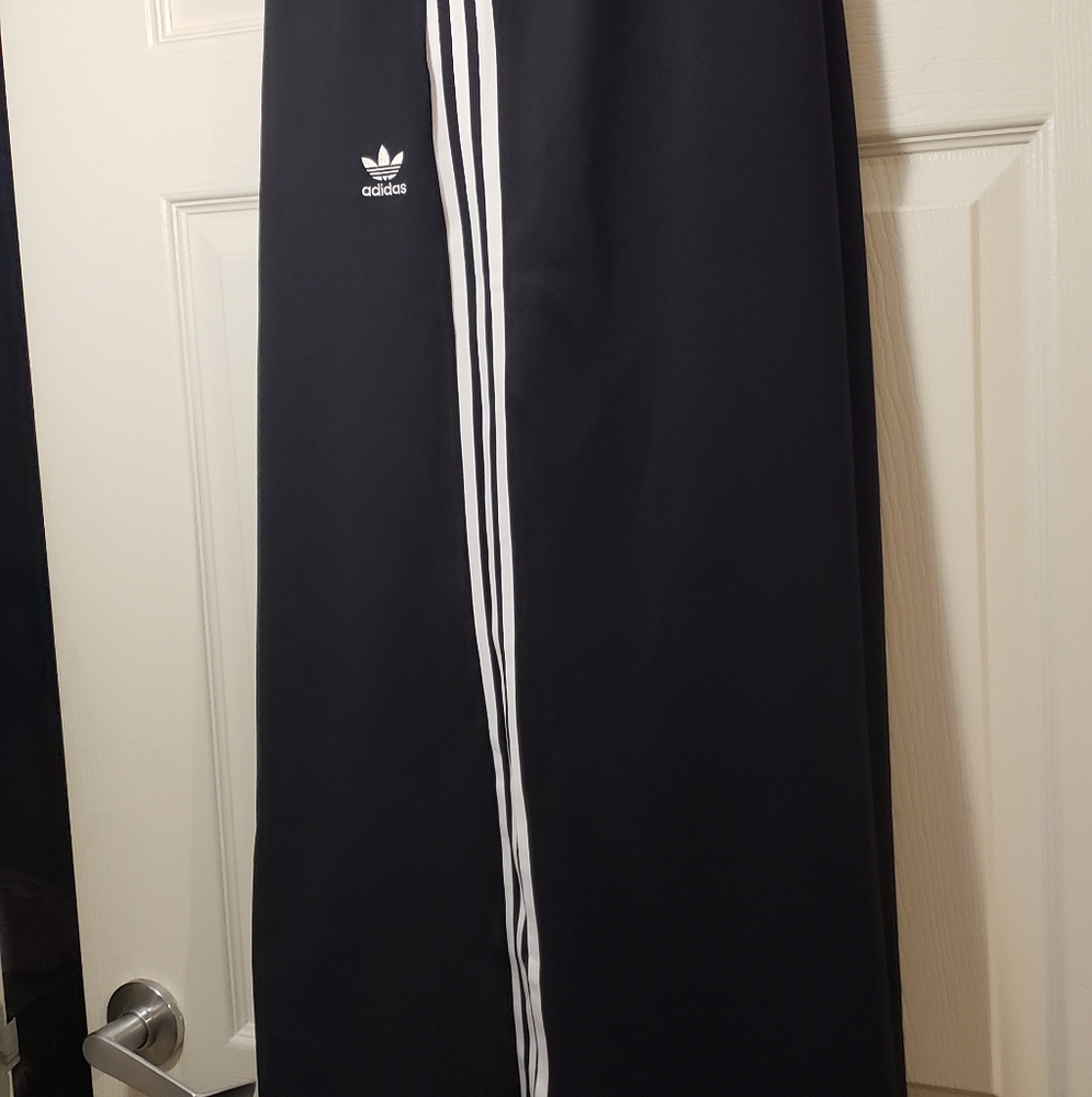 Adidas Relaxed Wide-Leg Primeblue Pants (1X Plus) - Picture 9 of 13